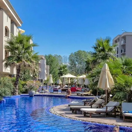 Deluxe In Cascadas Family Sunny Daire